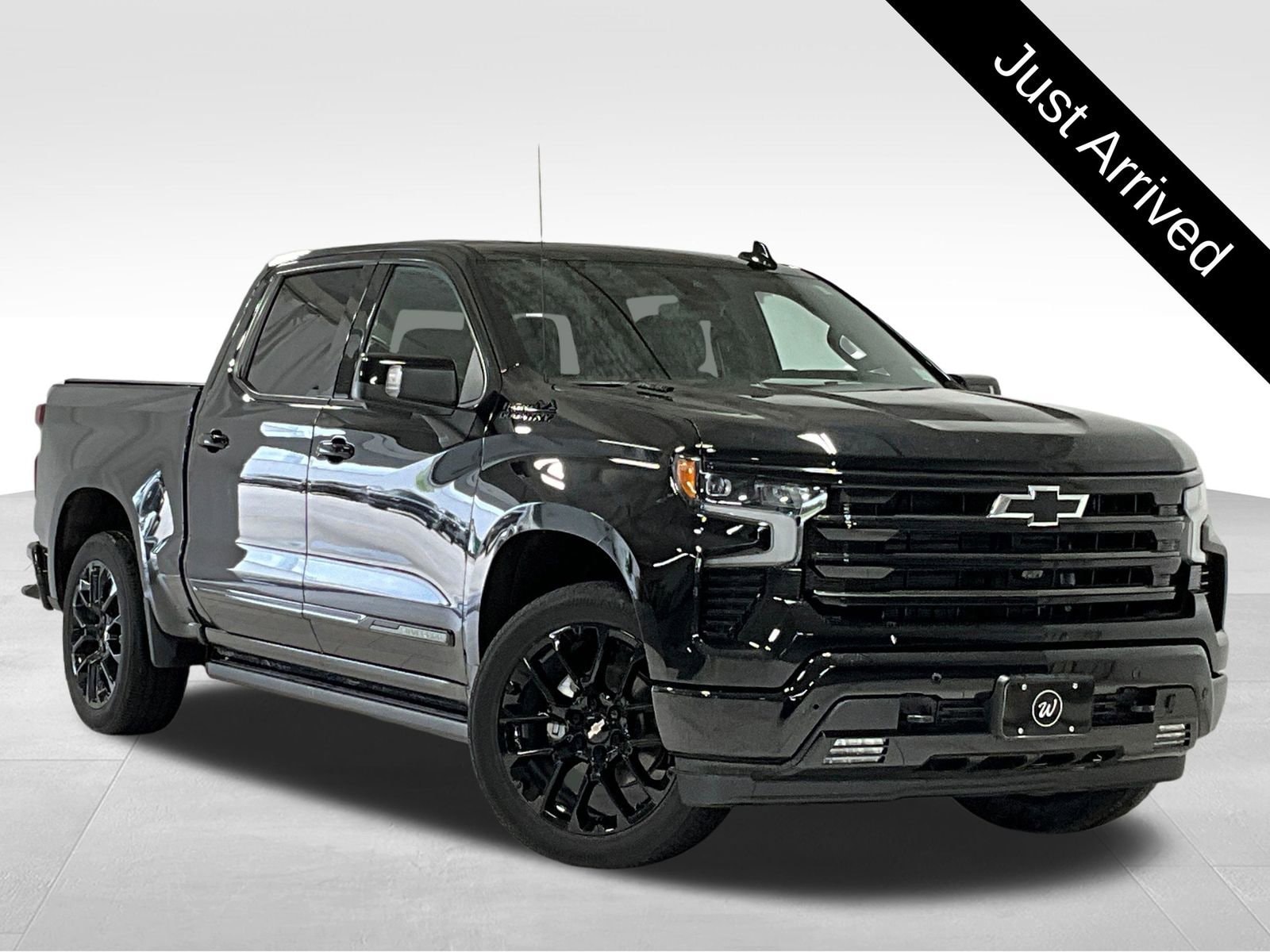 2025 Chevrolet Silverado 1500 High Country 4X4 Crew Cab Short Box's photo