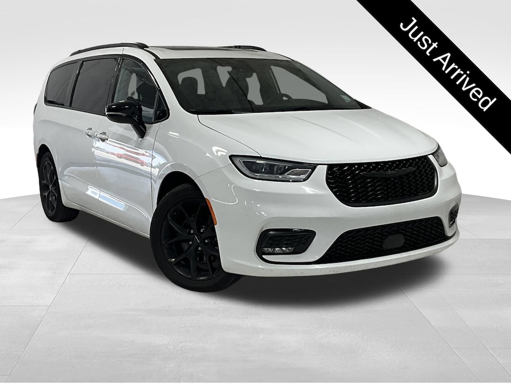 Used 2025 Chrysler Pacifica Limited