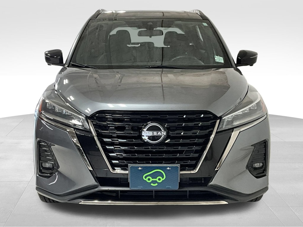 Used 2024 Nissan Kicks SR