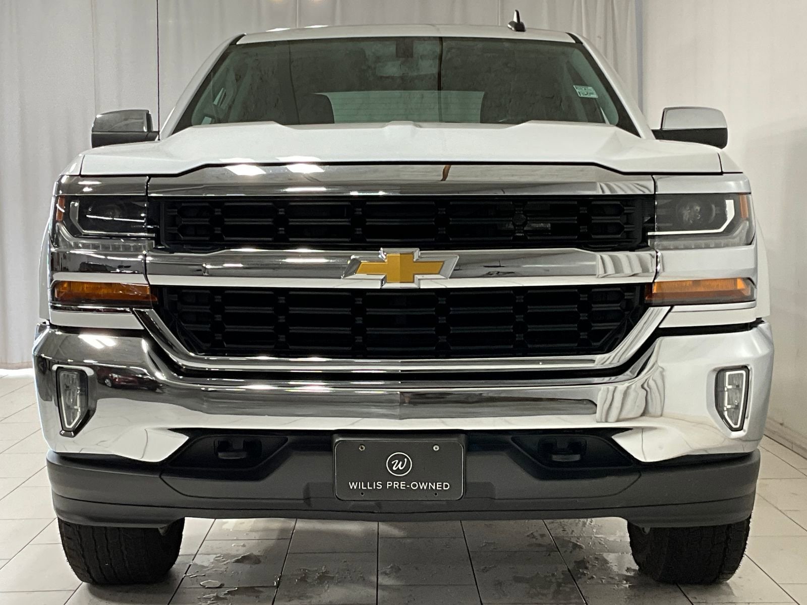 Used 2018 Chevrolet Silverado 1500 LT with VIN 3GCUKREC9JG589064 for sale in Granger, IA