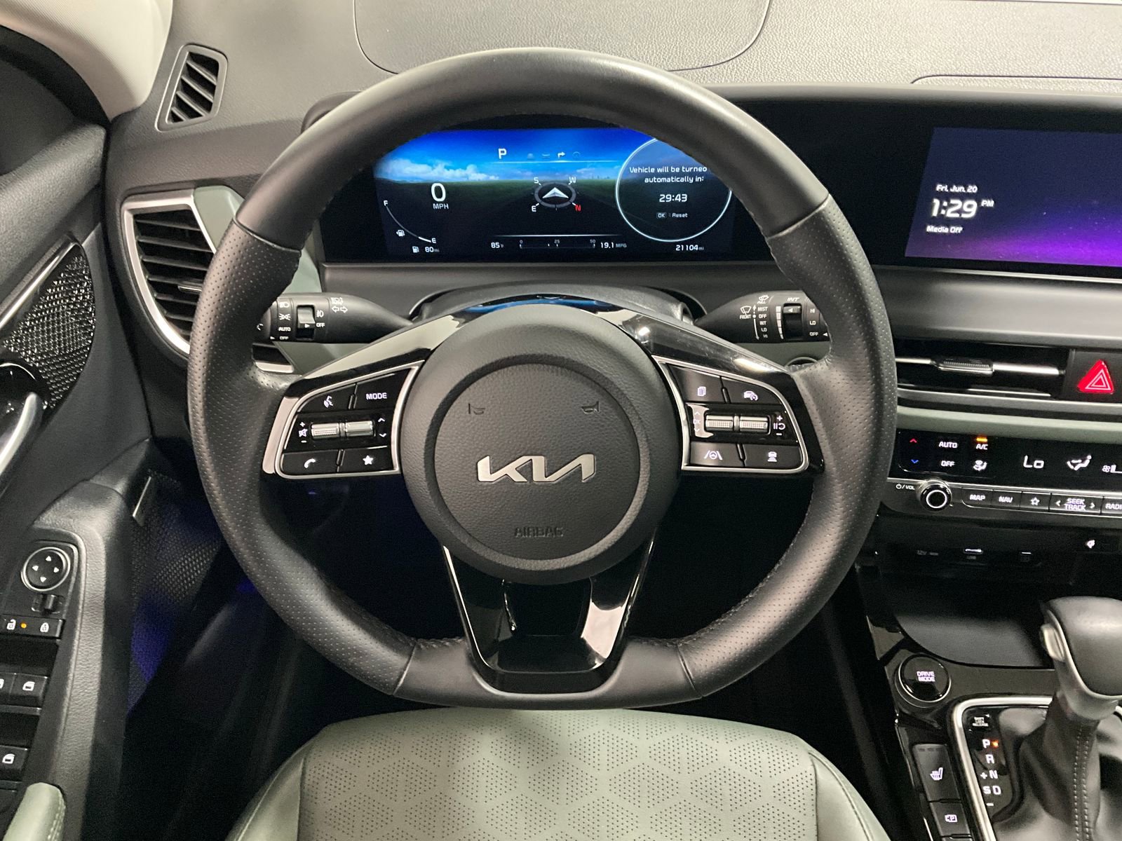 2024 Kia Seltos SX photo 4