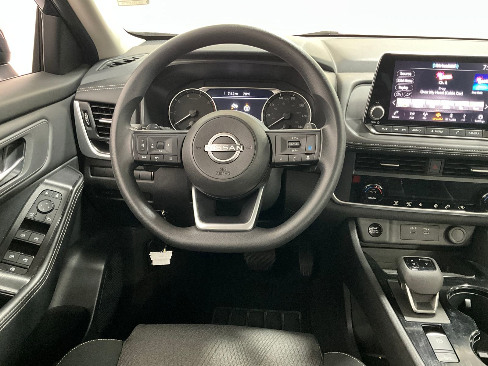 2024 Nissan Rogue SV photo 4