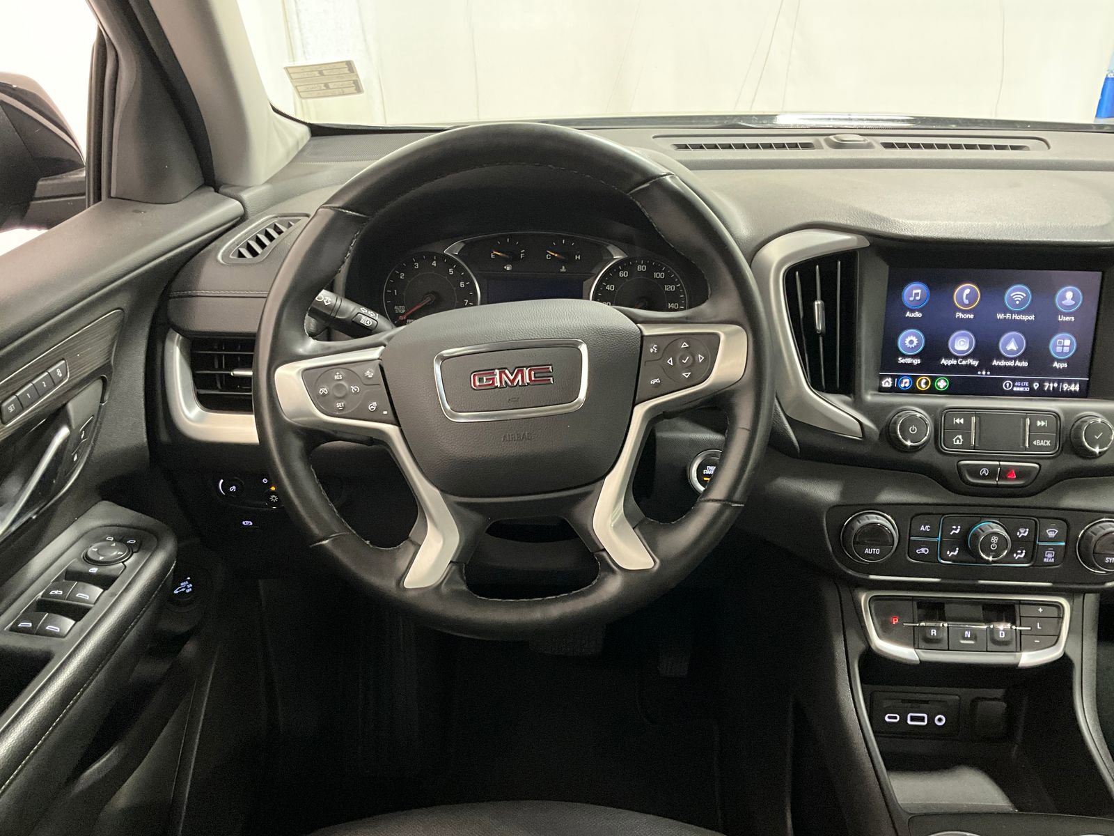 2024 Gmc Terrain SLT photo 2