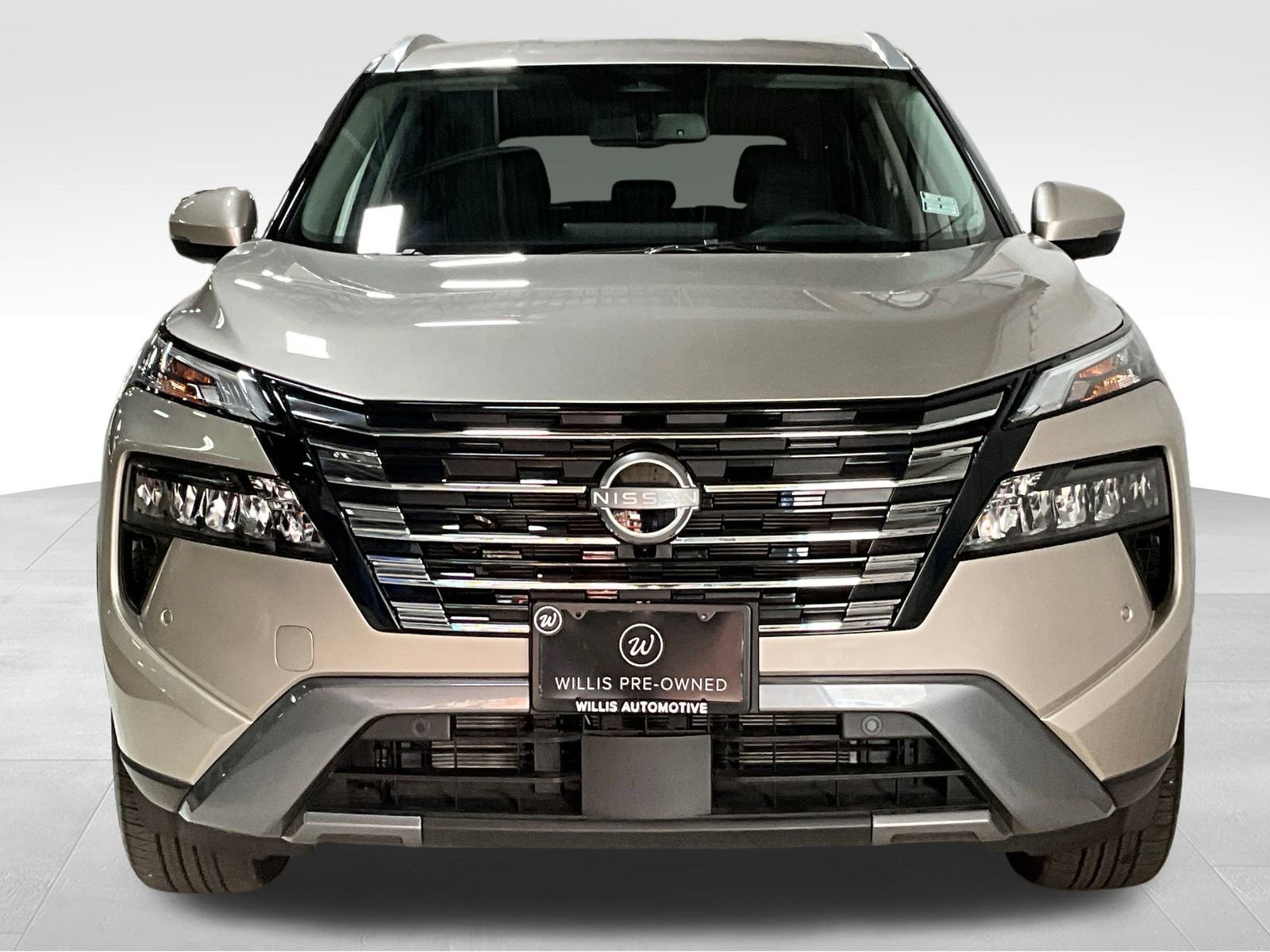 2025 Nissan Rogue SL photo 2