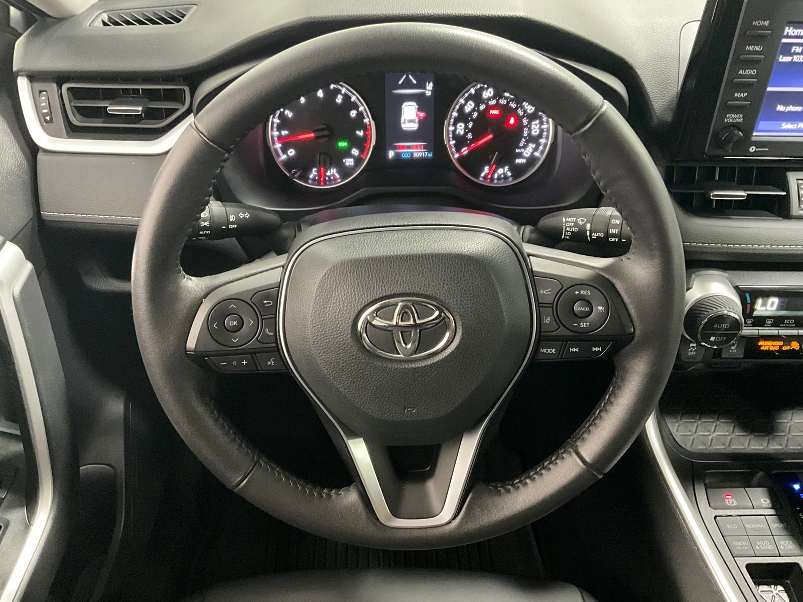 2022 Toyota RAV4 XLE Premium photo 4