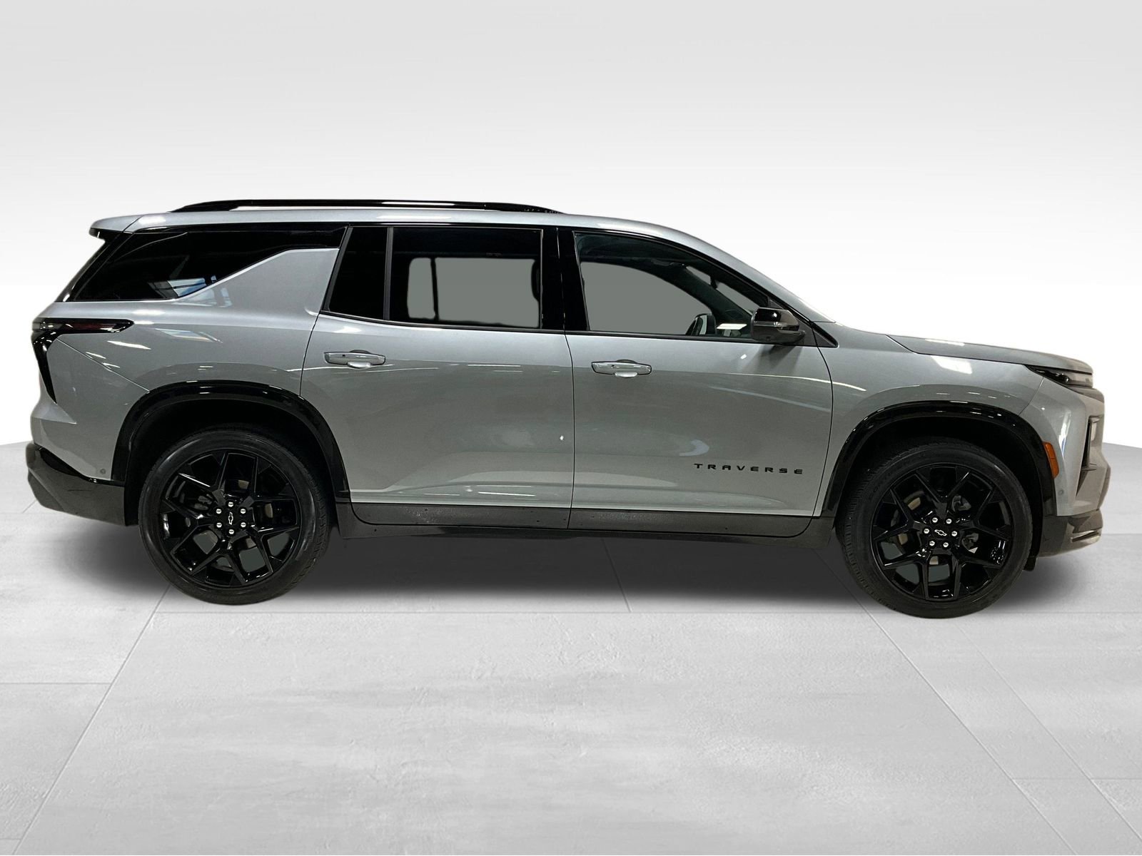 2024 Chevrolet Traverse RS photo 2
