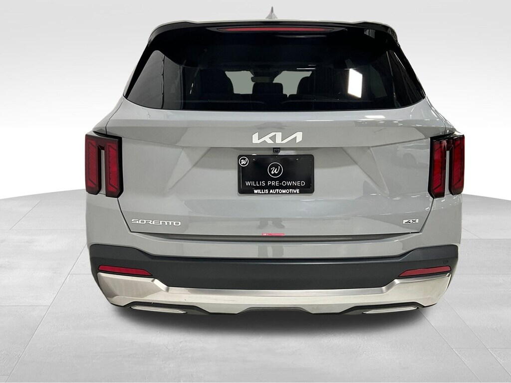 Used 2025 Kia Sorento S S AWD