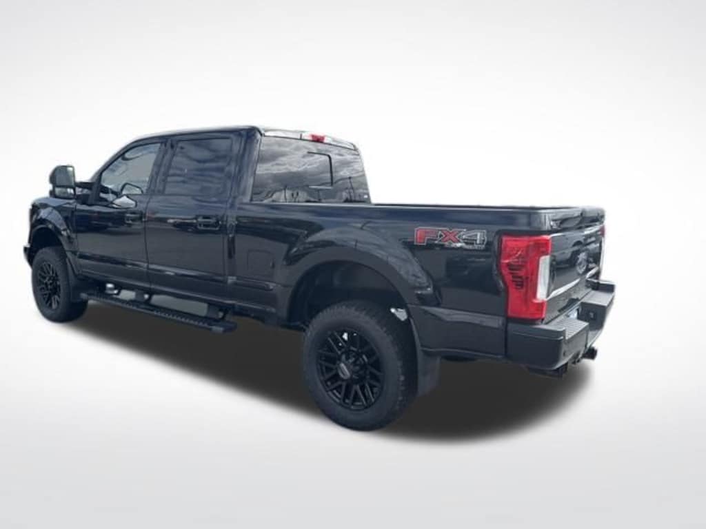 Used 2019 Ford F-250  Truck Crew Cab