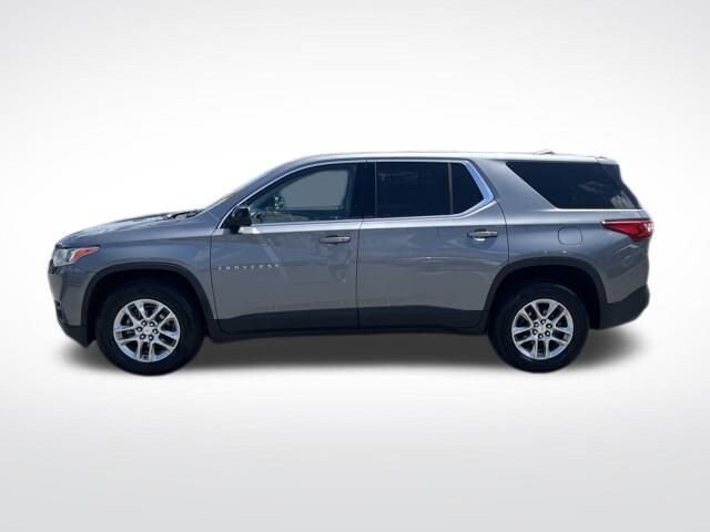 2021 Chevrolet Traverse LS photo 2