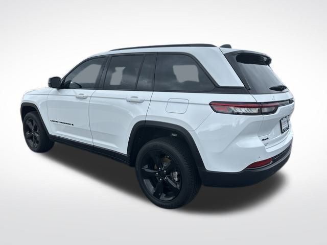 2024 Jeep Grand Cherokee Laredo Altitude X photo 3