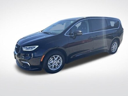 2024 Chrysler Pacifica Touring L Van Passenger Van