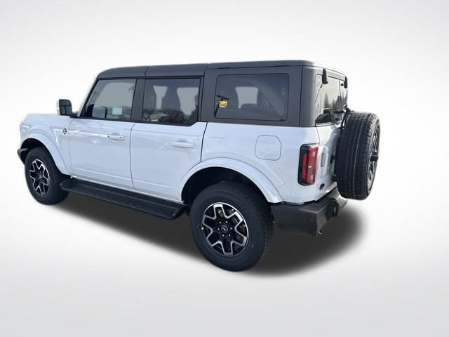 2025 Ford Bronco Outer Banks photo 3