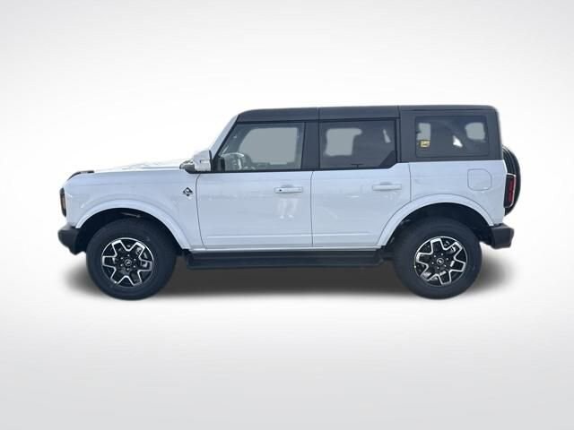 2025 Ford Bronco Outer Banks photo 2