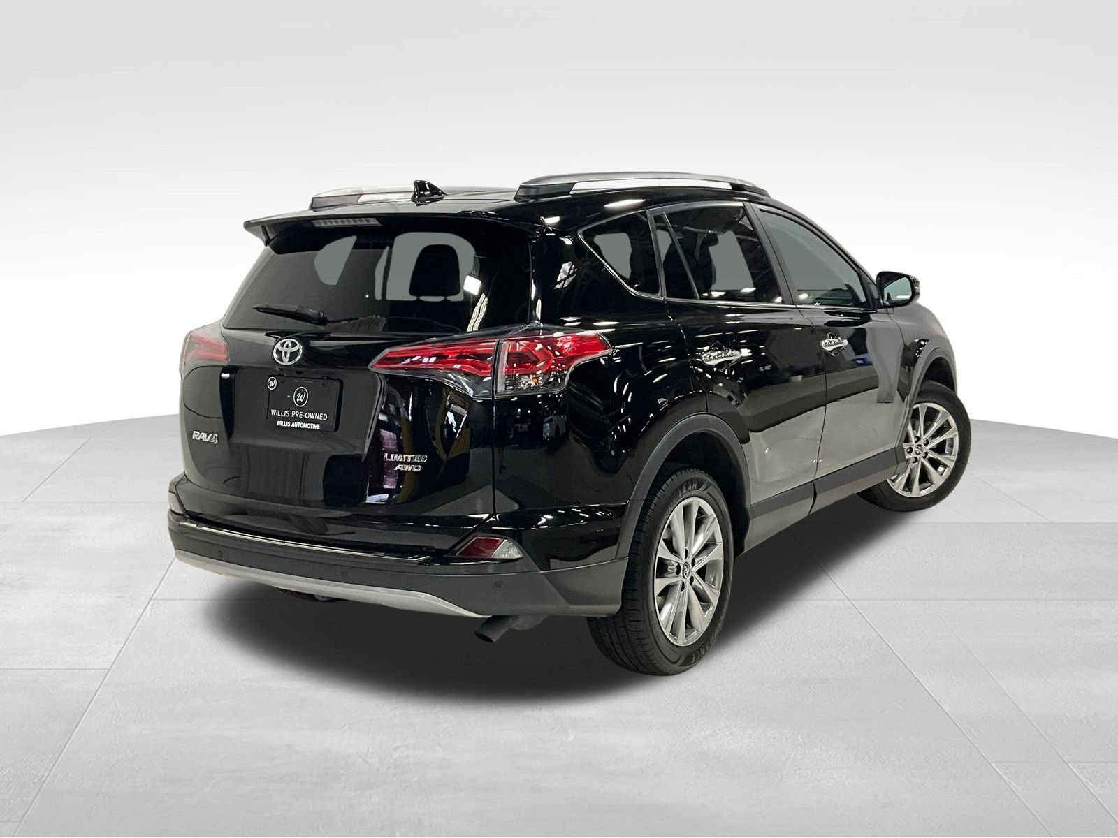 2018 Toyota RAV4 Limited photo 4
