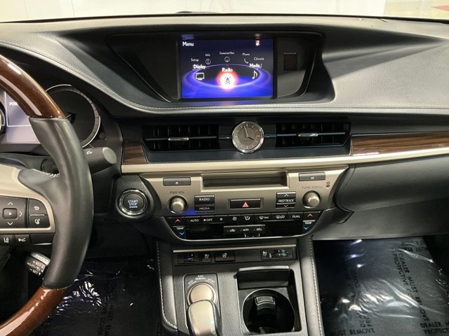 Image 5 of Used 2017 LexusES