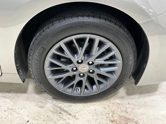 Image 7 of Used 2018 LexusES