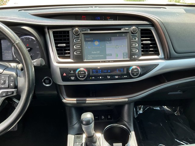 Image 5 of Used 2017 ToyotaHighlander