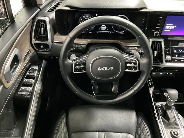 Image 4 of Used 2023 KiaSorento