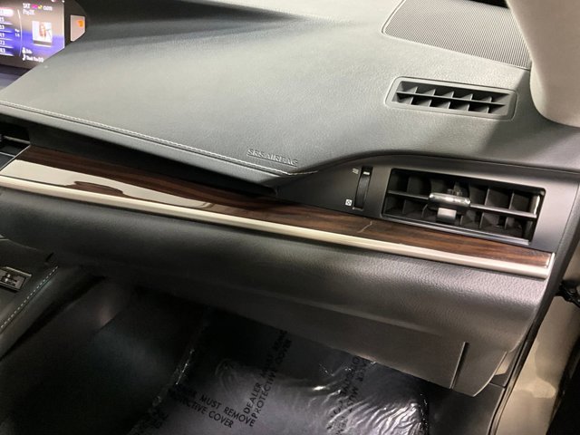 Image 10 of Used 2018 LexusES