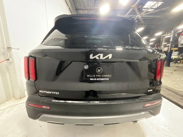 Image 3 of Used 2023 KiaSorento