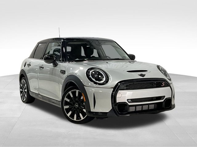 2023 MINI Hardtop 4 Door S's photo