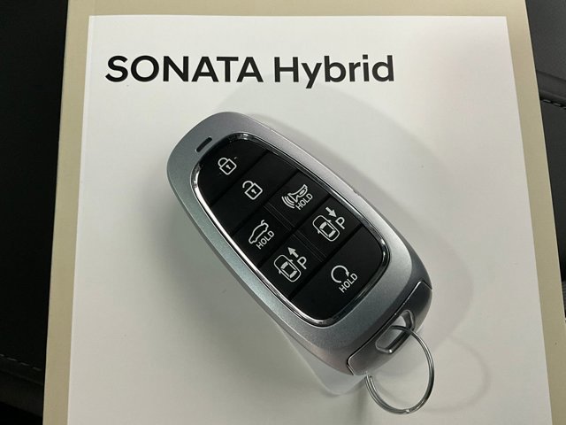 Image 10 of Used 2023 HyundaiSonata Hybrid