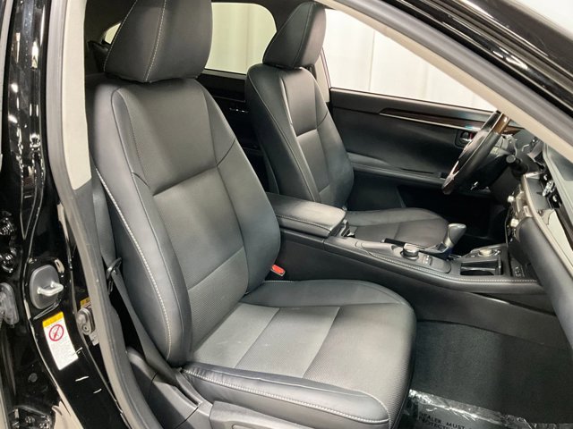 Image 6 of Used 2017 LexusES
