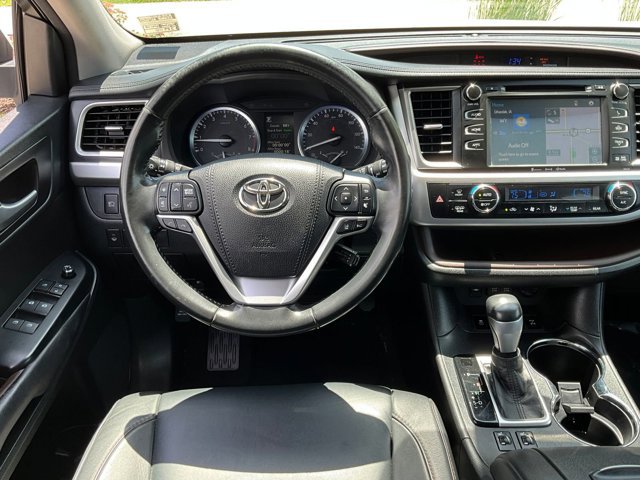 Image 4 of Used 2017 ToyotaHighlander