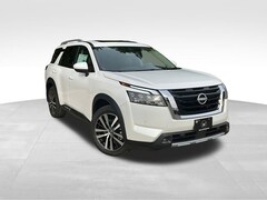 2025 Nissan Pathfinder Platinum SUV