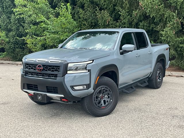 2025 Nissan Frontier PRO-4X photo 2