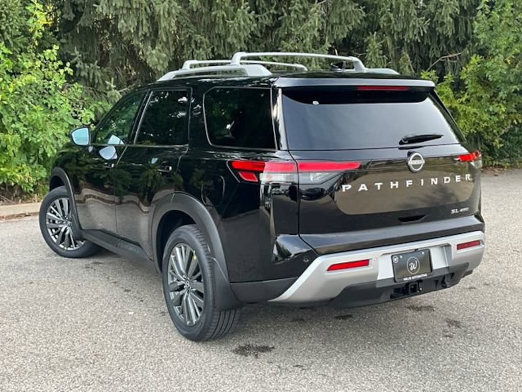 New 2025 Nissan Pathfinder SL SUV