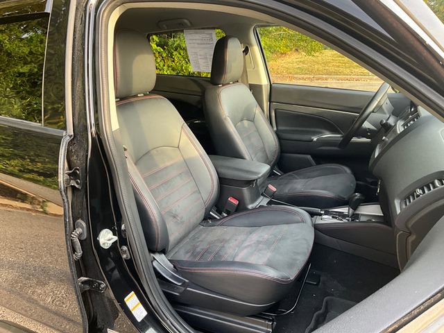 2018 Mitsubishi Outlander Sport SE photo 2