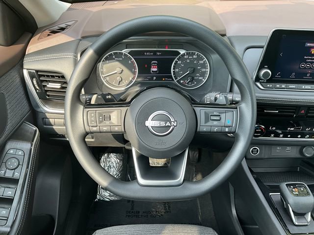 2023 Nissan Rogue SV photo 4