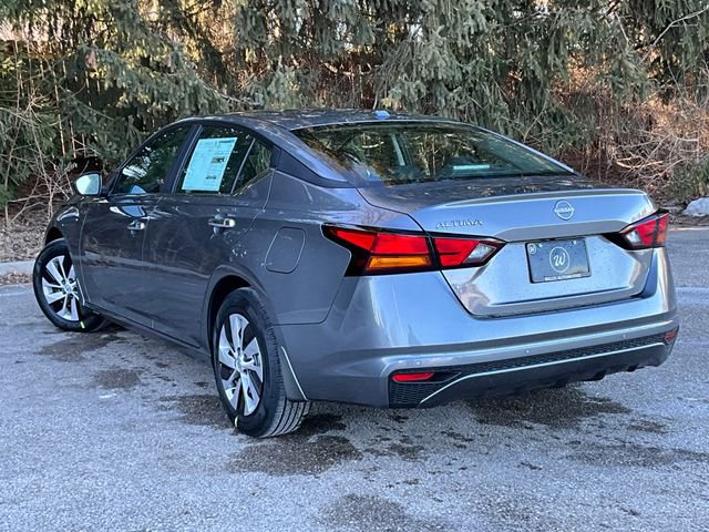 2025 Nissan Altima S photo 3