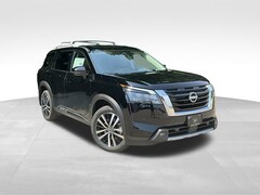 2025 Nissan Pathfinder Platinum SUV