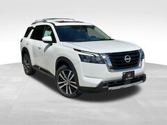 2025 Nissan Pathfinder Platinum SUV