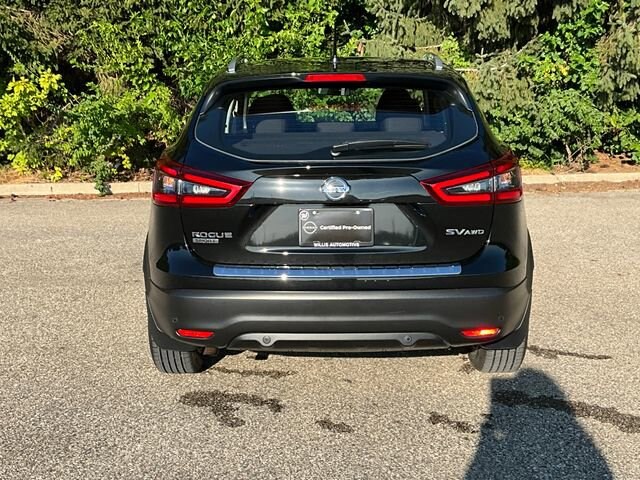 2022 Nissan Rogue Sport SV photo 2