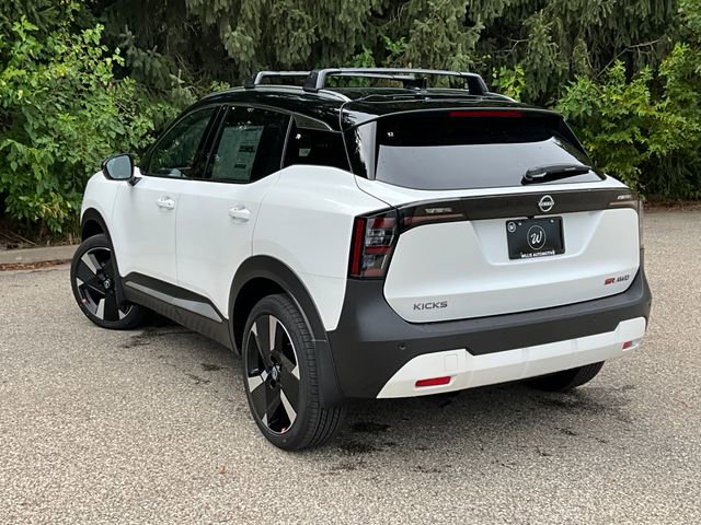 2026 Nissan Kicks SR photo 3