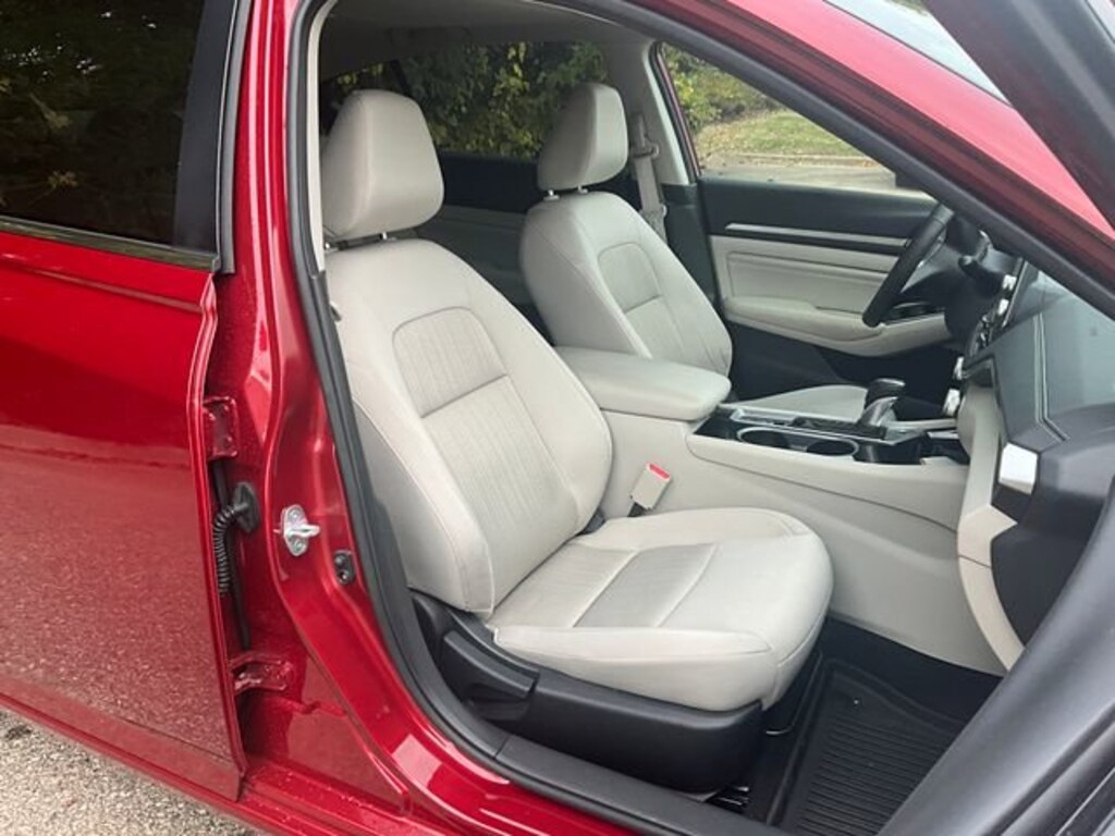 Certified 2022 Nissan Altima 2.5 SV Sedan