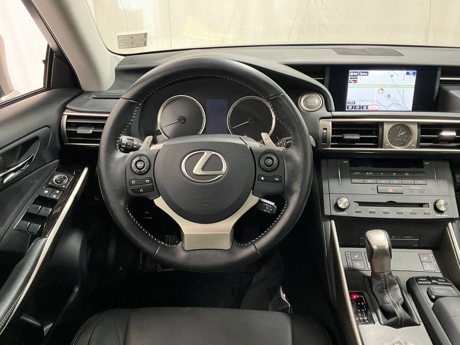 2015 Lexus IS 250 photo 4