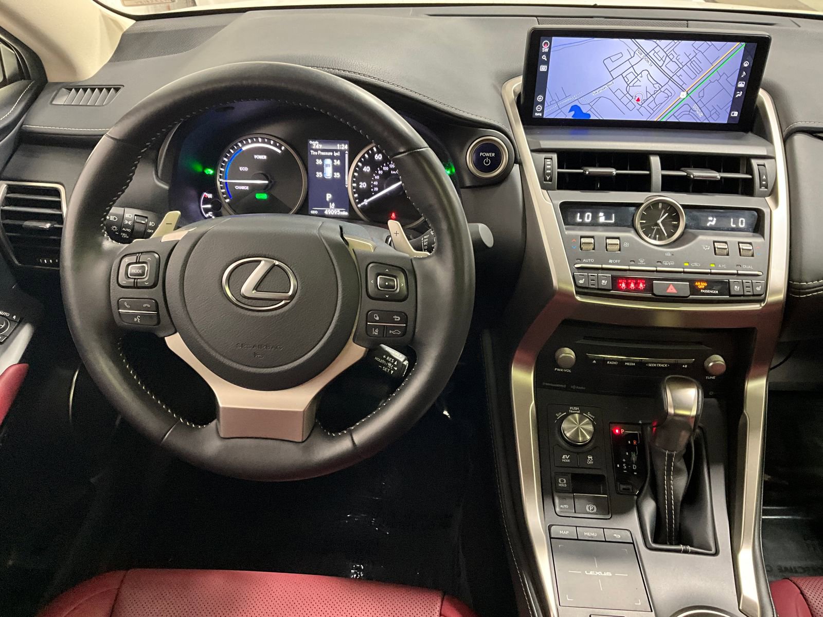 2021 Lexus NX 300h AWD photo 4