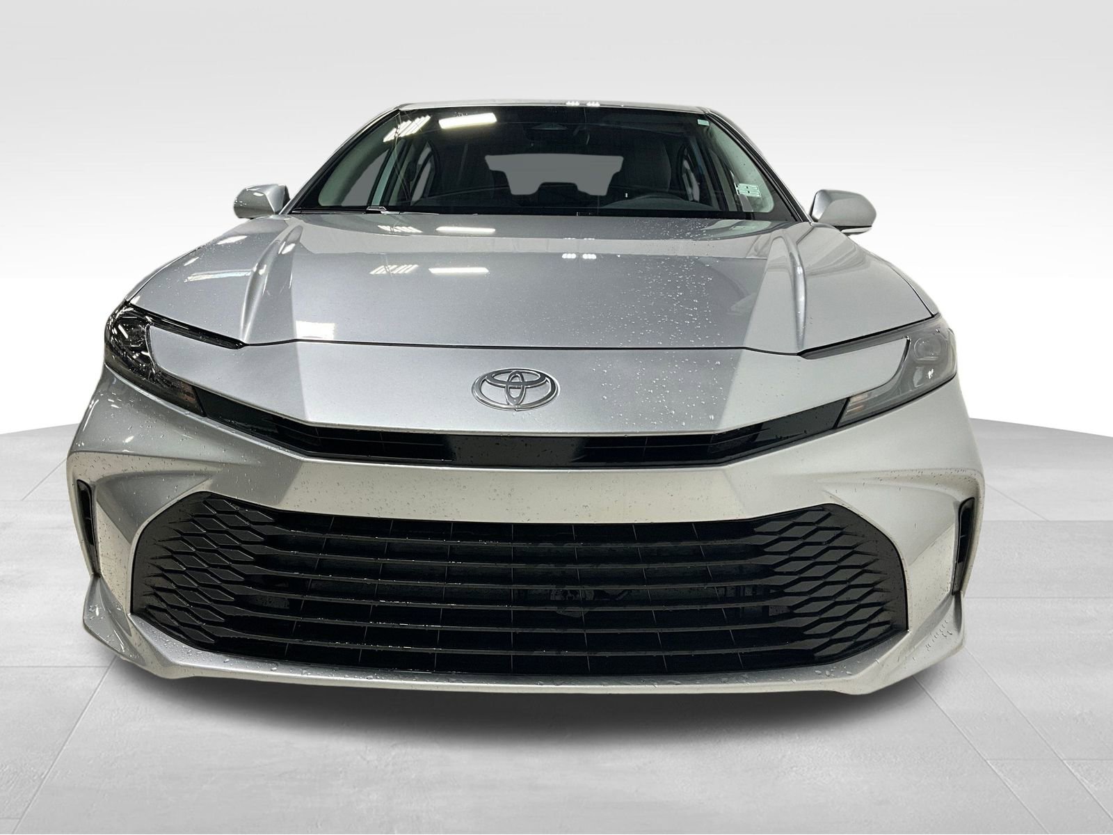 2025 Toyota Camry LE photo 2