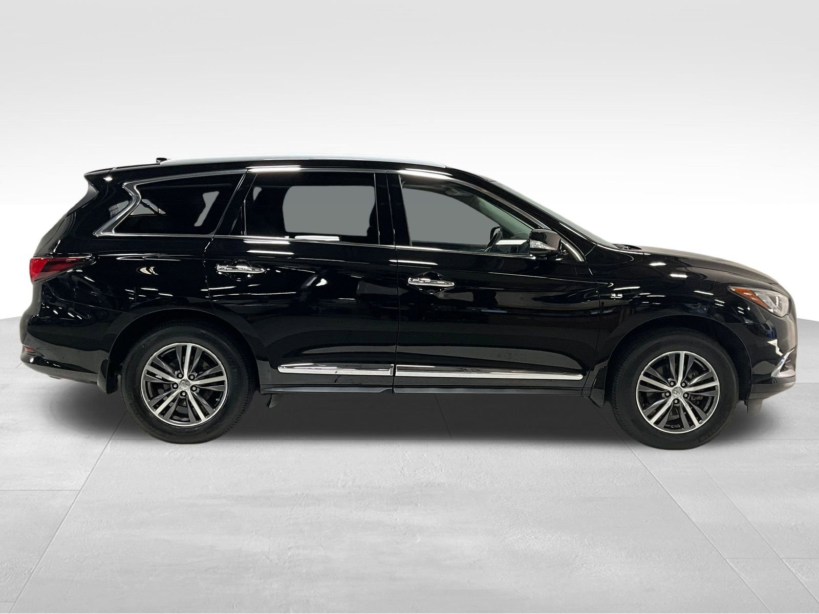 2017 Infiniti QX60 photo 3