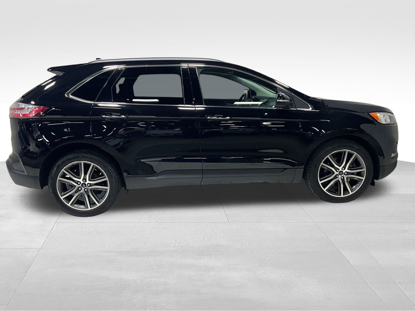2020 Ford Edge Titanium photo 3