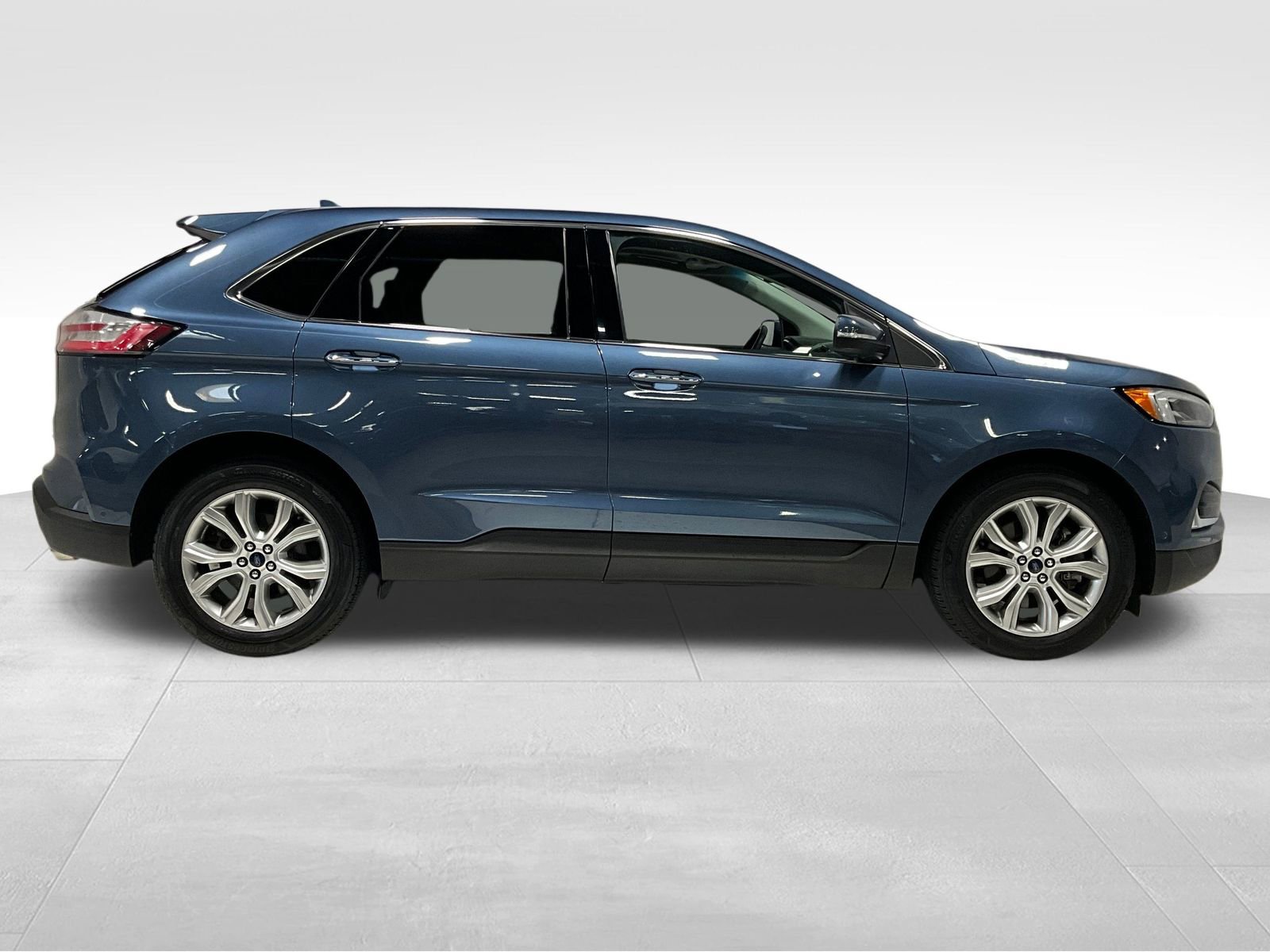 2019 Ford Edge Titanium photo 3