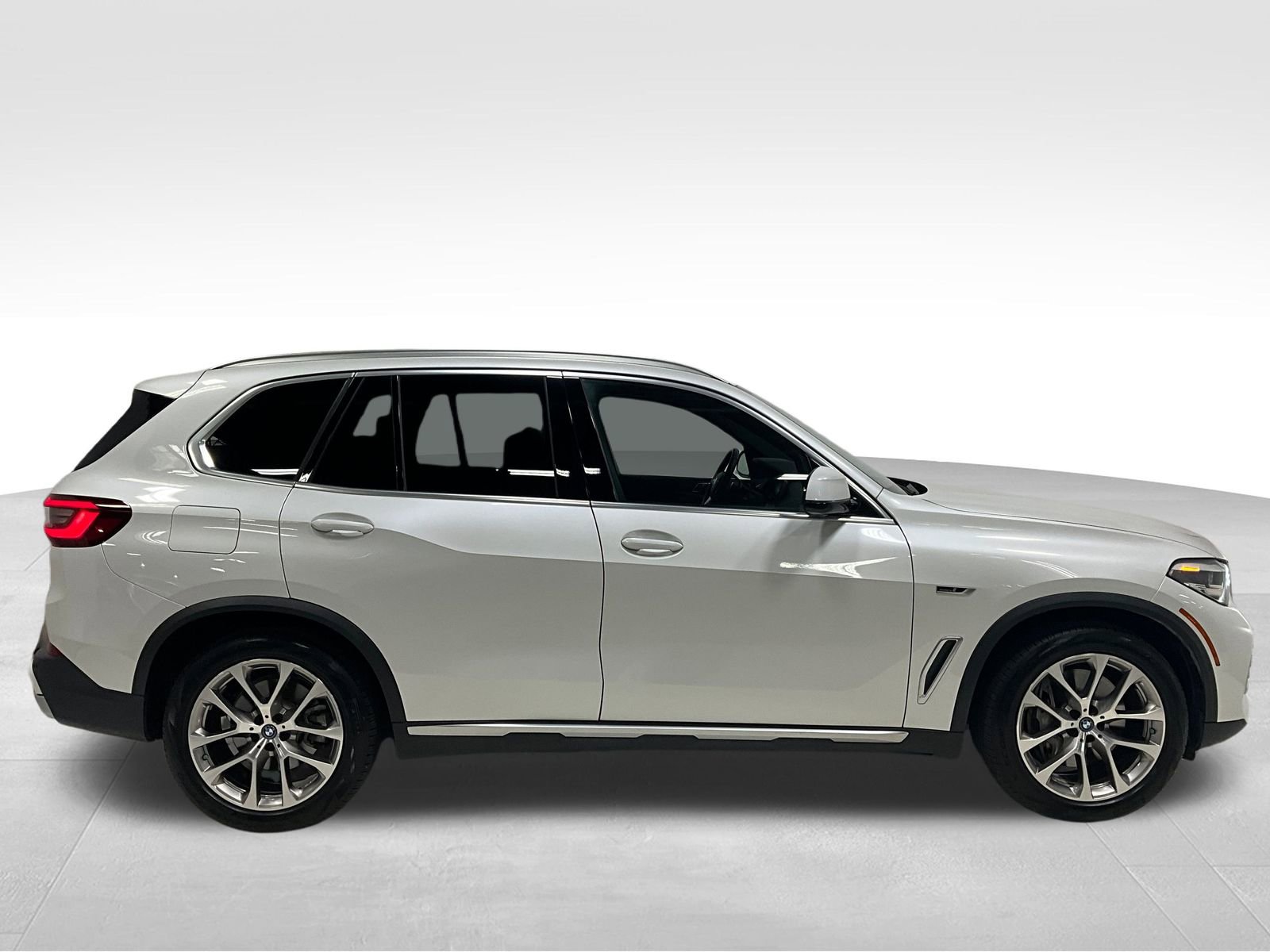 2023 Bmw X5 xDrive45e photo 3