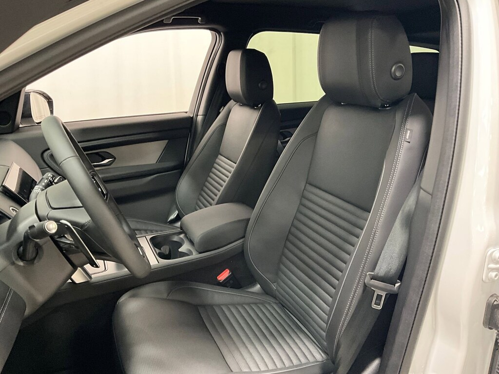 Certified 2025 Land Rover Discovery Sport Dynamic SE Dynamic SE 4WD
