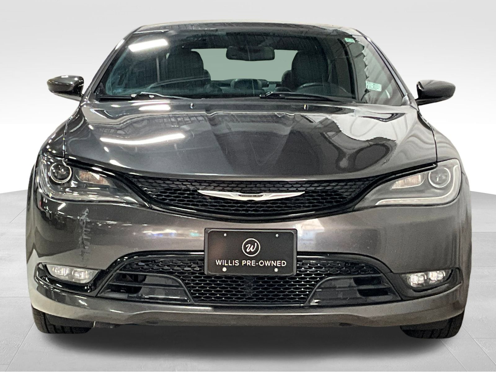 2015 Chrysler 200 S photo 2