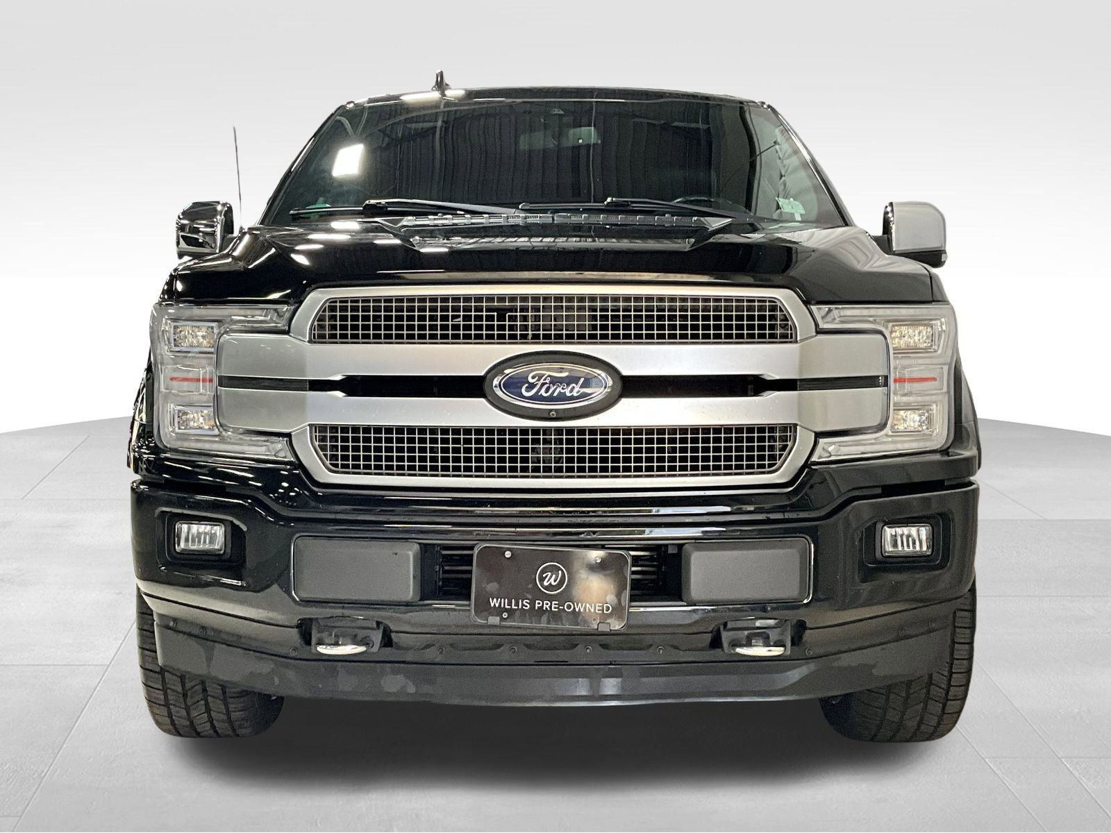 2018 Ford F-150 Platinum photo 2