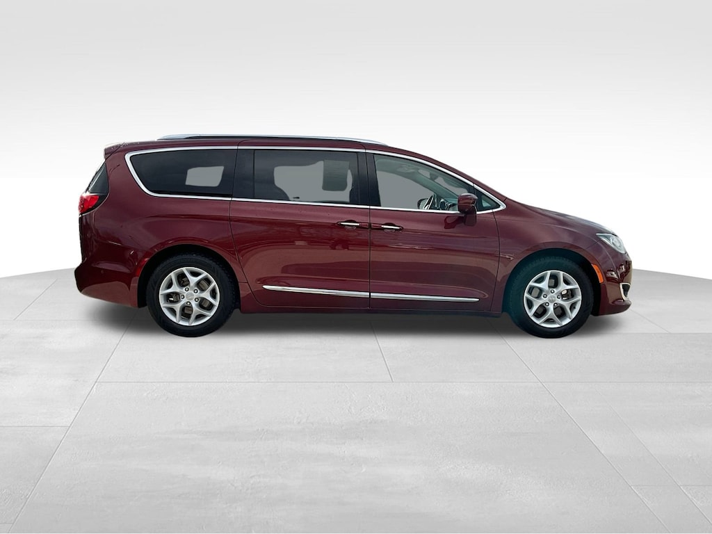 Used 2018 Chrysler Pacifica Touring L Touring L FWD
